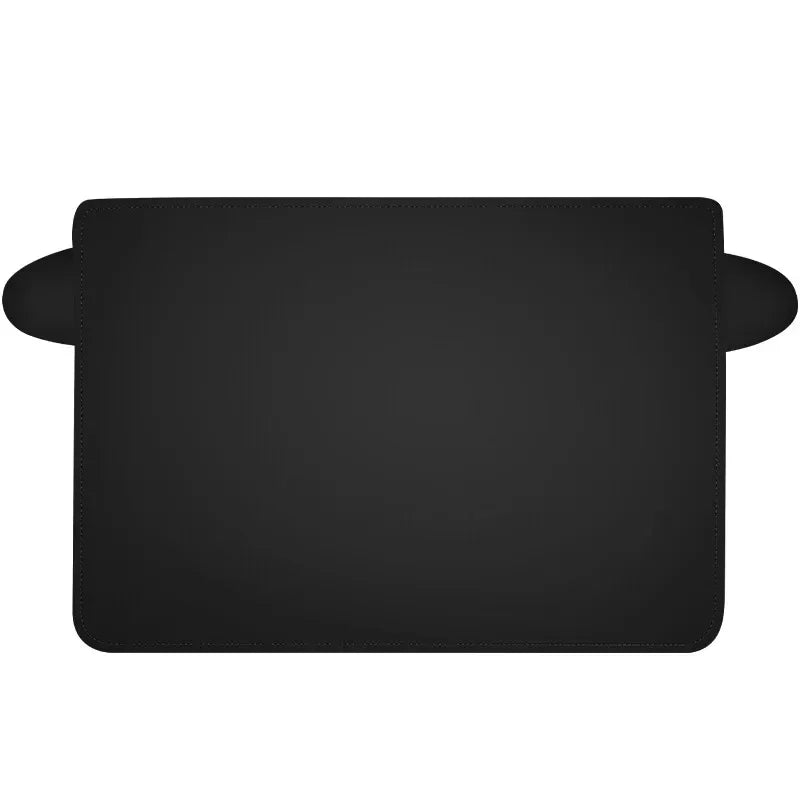 Magnetische Frontscheibenabdeckung in Schwarz mit Seitenlaschen, vor weissem Hintergrund